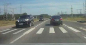 Keď sa na ceste stretnú dvaja blbci (Dráma na svete)