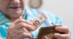 TAKÚTO výšku bude dosahovať trinásty dôchodok v roku 2025. Podľa analytikov ide o plytvanie peňazí