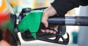 Na čerpacej stanici došlo ku kurióznej situácii. Liter benzínu sa predával za 1 cent